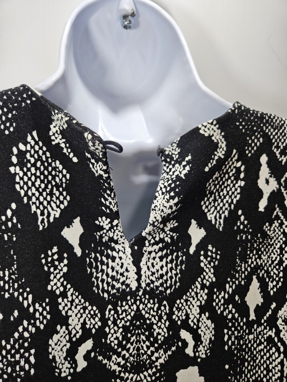 0147 J. McLaughlin Snake Print Midi Dress Large Stretch Career Office Animal - Picture 6 of 12